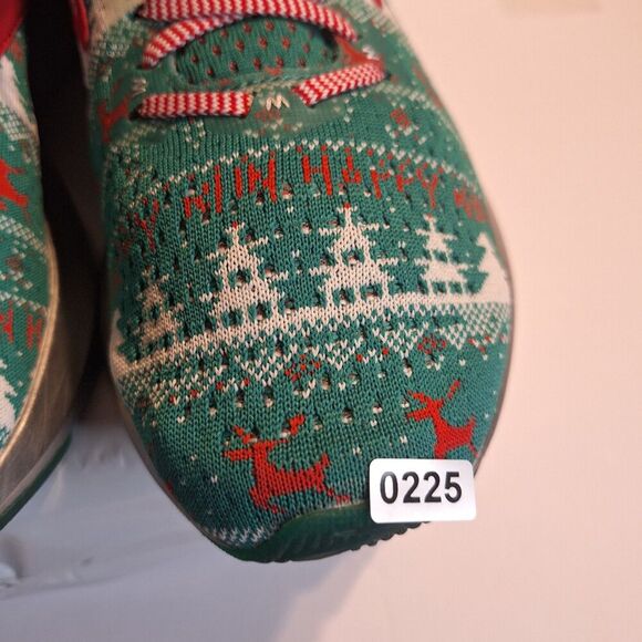 Brooks Levitate 2 Merry Christmas Men\'s Sneakers Shoes.  Size 12. RARE main image 7